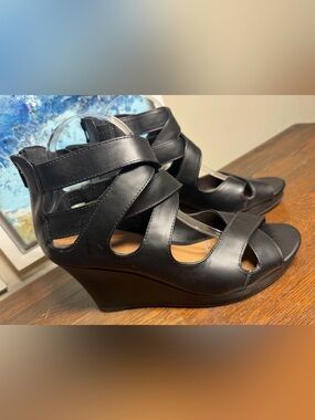 Jore “Kendall” Black Women's Strappy Wedge Sandals